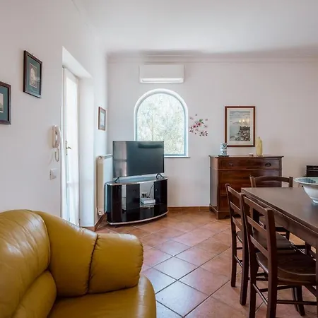 Bay With Jacuzzi Rooftop Villa *