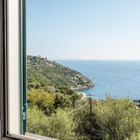 Bay With Jacuzzi Rooftop