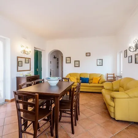 Bay With Jacuzzi Rooftop Villa *