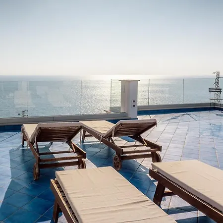 Villa Bay With Jacuzzi Rooftop *