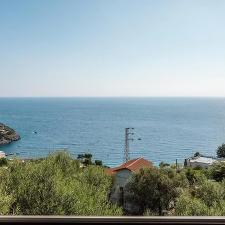 Bay With Jacuzzi Rooftop *