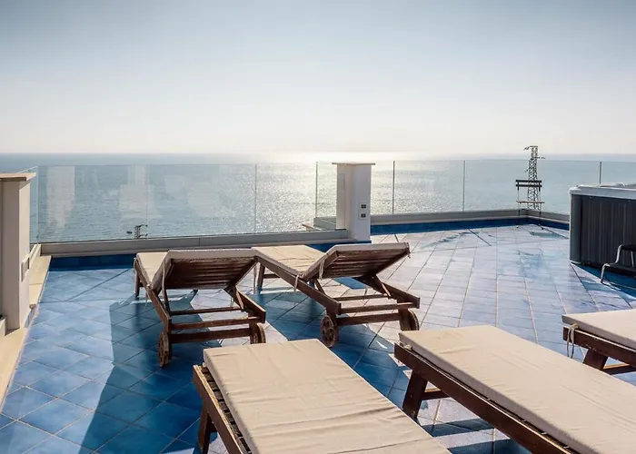 Villa Bay With Jacuzzi Rooftop *